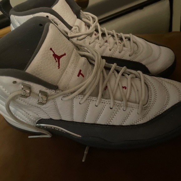 Jordans 12 - Picture 2 of 4